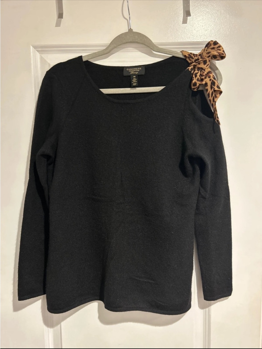 CHARTER CLUB BLACK COLD
SHOULDER 100% CASHMERE SWEATER
SIZE PM NWOT